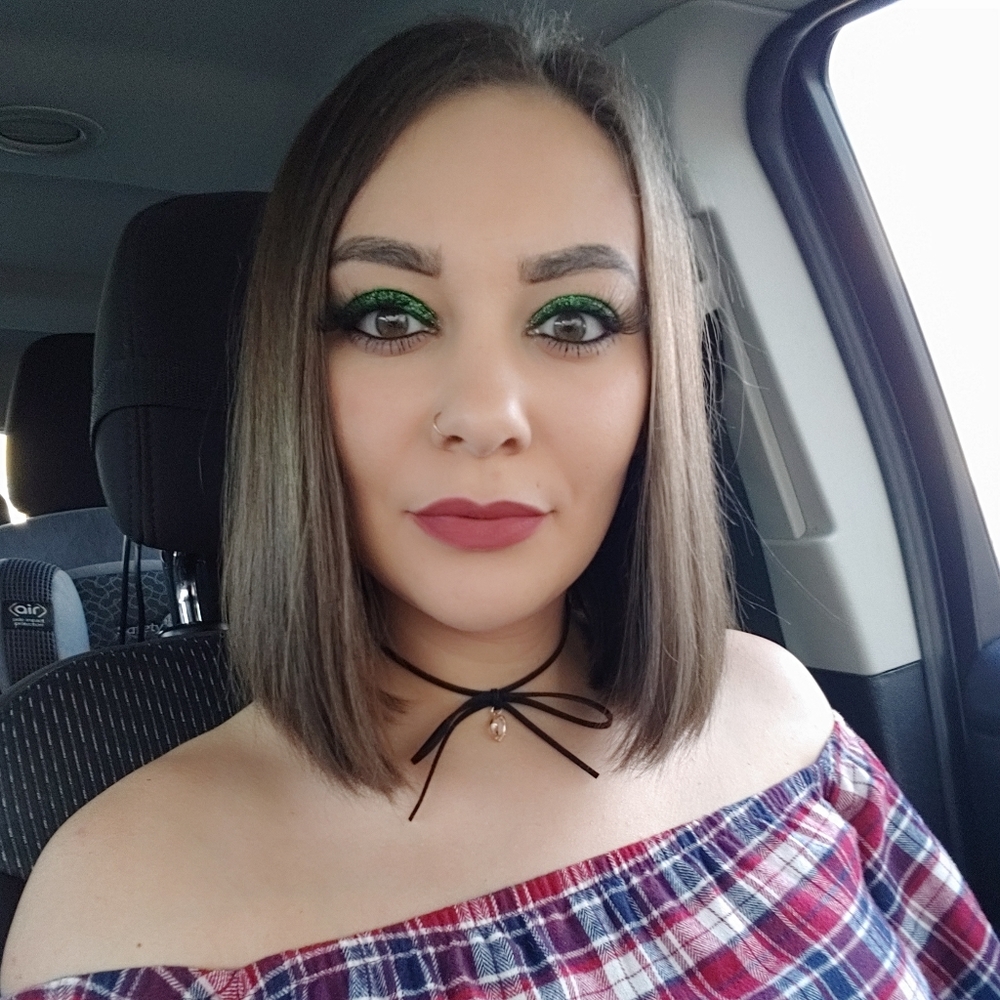 Meet your Posher, Felisha